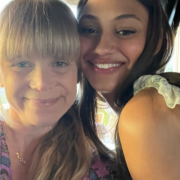 Meet your Posher, Sunny!☀️ - Picture 9 of 12